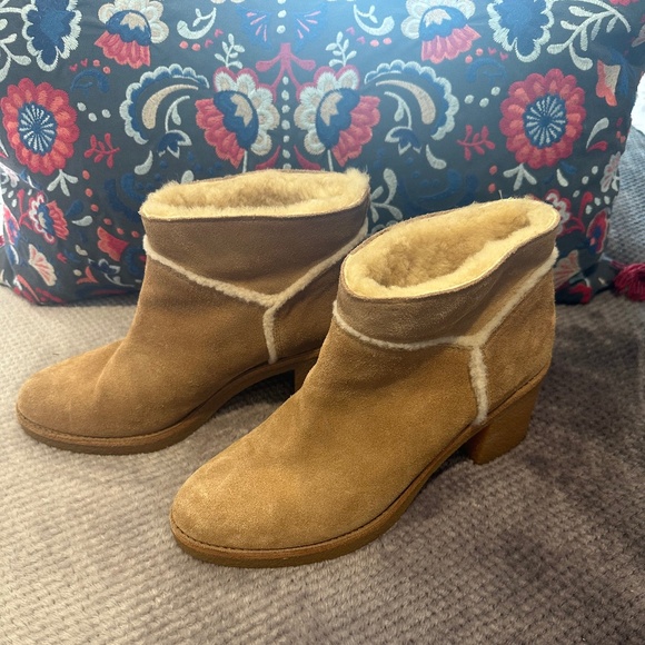 NWOT UGG KASEN BOOTS SIZE 9.5 - Picture 12 of 13